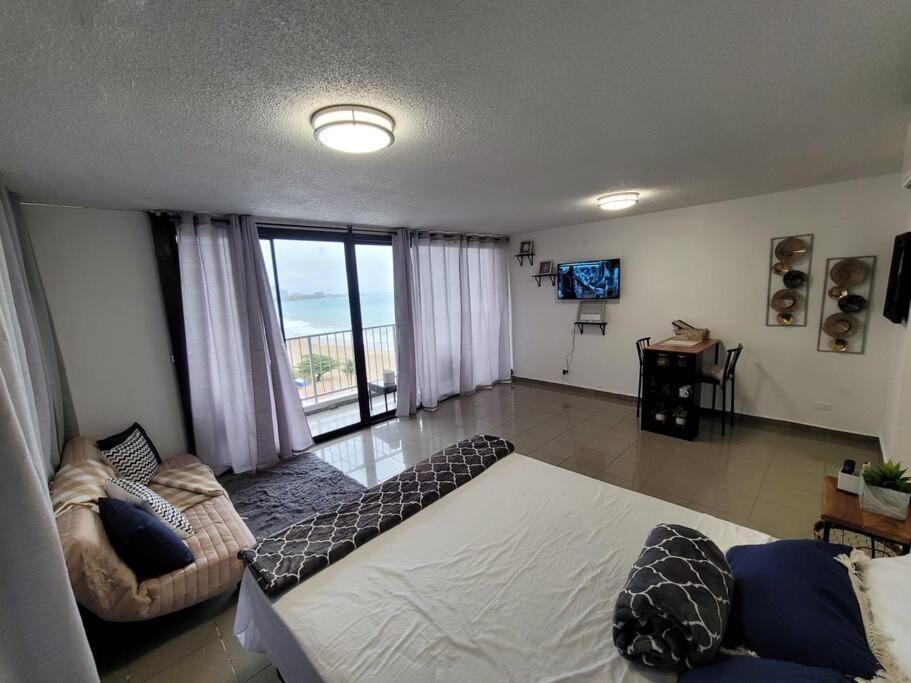 Coral Beach Studio W/ Ocean View 산후안 외부 사진